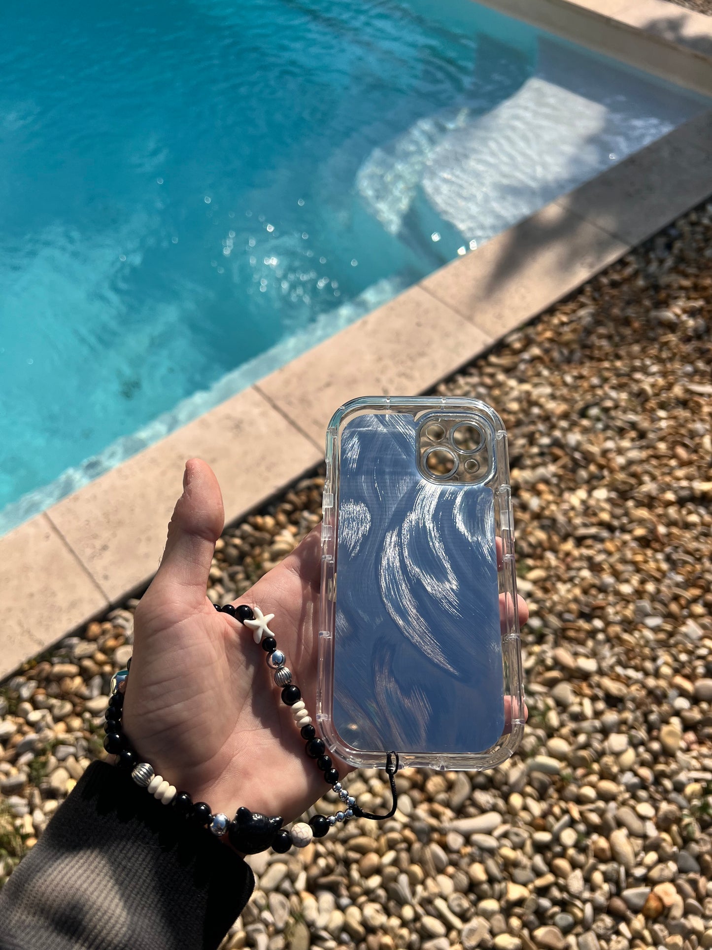 Coque iPhone 16, motif "Papillon Violets"